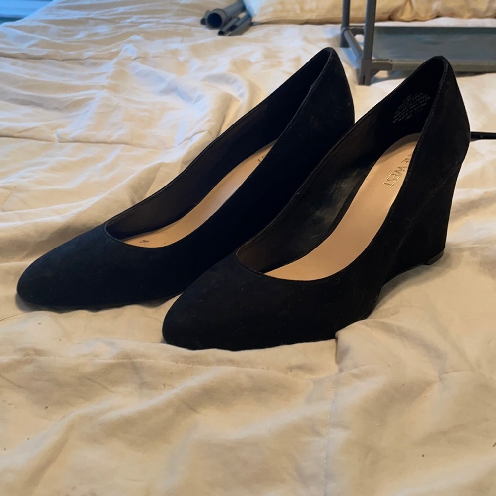 2” black velvet wedges